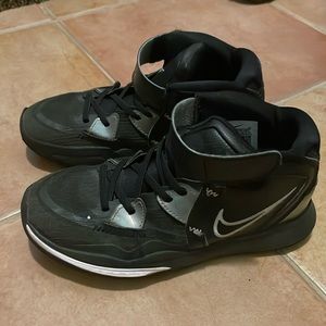 Nike Kyrie Irving high tops size 1.5